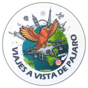 Viajes a vista de pajaro wanted sticker spotted in Prague in 2026